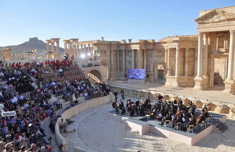 Chum anh: Dan nhac Nga bieu dien o Palmyra, Syria-Hinh-7